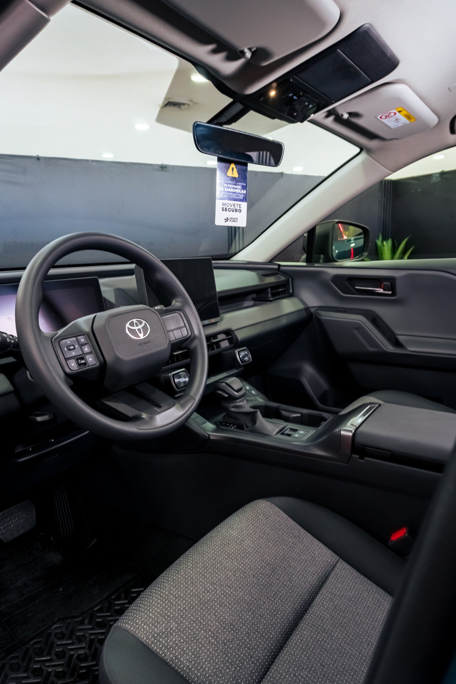 Toyota RAV4 2026 - Interior