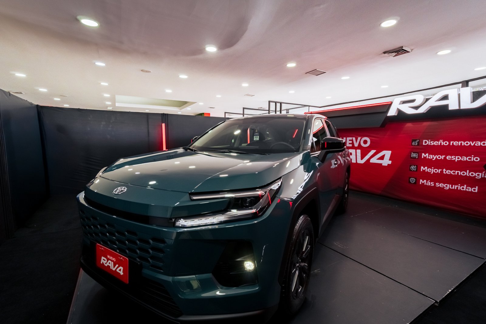 Toyota RAV4 2026 - Detalle Interior